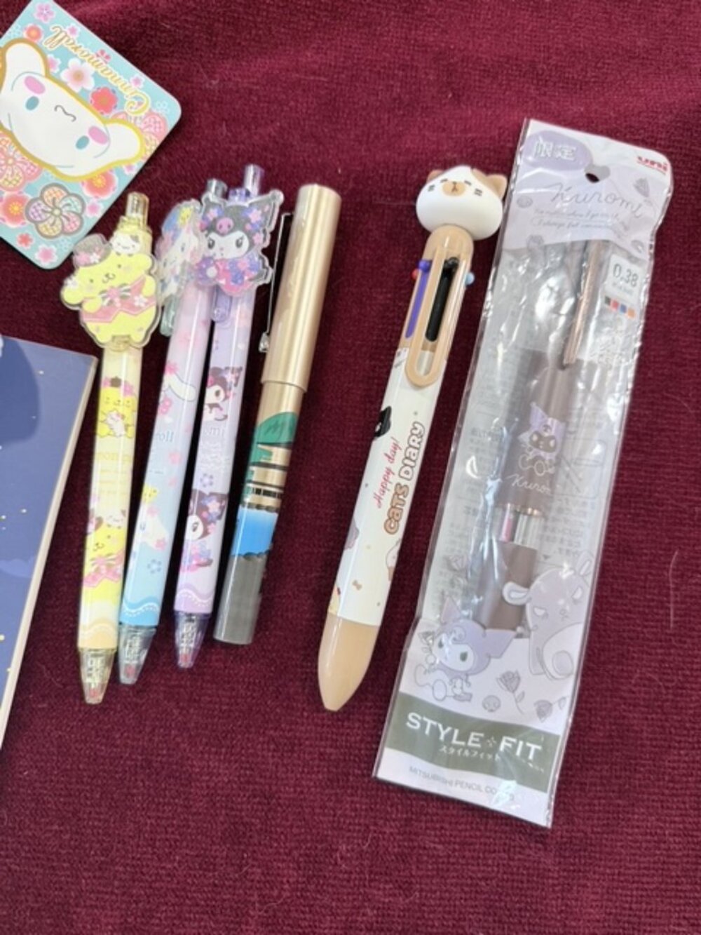 5 Pens, 1 Disney Memo Pad, 1 Sanrio Plush FREE SHIPPING - Picture 9 of 11